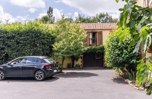 Corcoue-sur-Logne Cottage | Charming Farmhouse Near Nantes with Pond, WiFi, and Baby Equipment