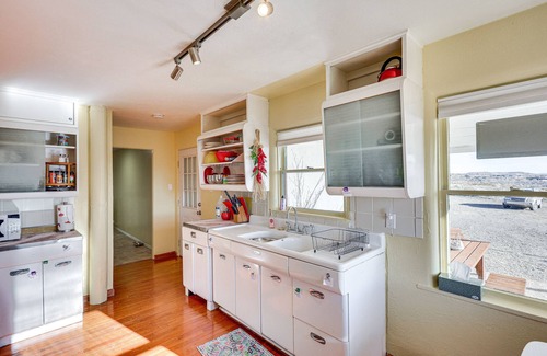 Farmington House | Charming Farmington Home ~ 16 Mi to Aztec Ruins!
