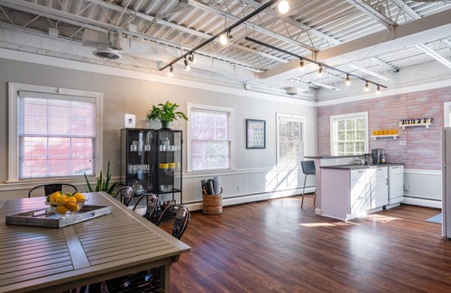 Old Town Alexandria Apartment | Charming flat in the heart of Historic Old Town