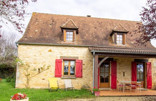 Cenac-et-Saint-Julien Cottage | Charming Cottage near Sarlat with Garden, Fireplace, and Family Amenities