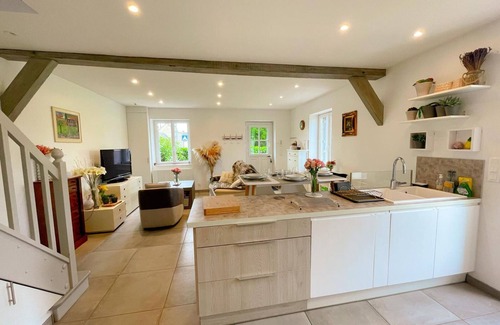 Saint-Aubin-le-Depeint Cottage | Charming Cottage with Modern Amenities, Large Garden, and Terrace in Scenic Touraine