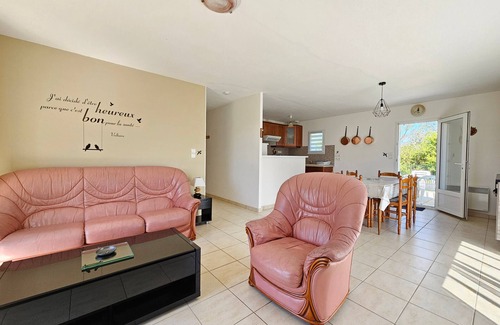 Saint-Michel-en-l'Herm House | Charming, Quiet House Near Beach & Countryside - Ideal Getaway