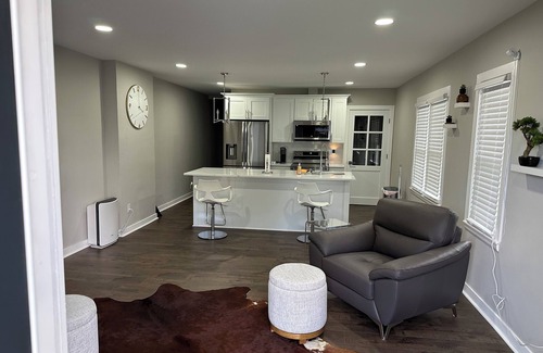 Indianapolis House | Charming fully renovated 2bdrm/2 bth + Bonus/Flex room townhome near Irvington