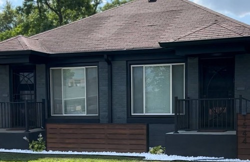 Indianapolis House | Charming fully renovated 2bdrm/2 bth + Bonus/Flex room townhome near Irvington