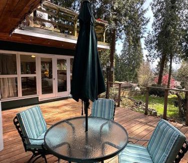 Hollyburn Villa | Charming Garden House