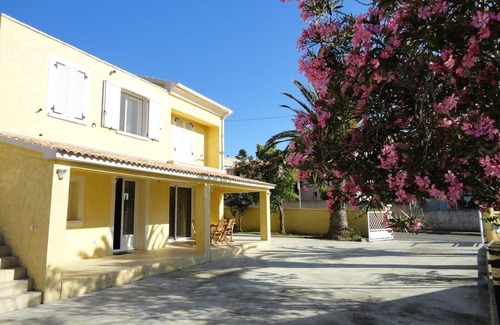Biguglia Apartment | Charming garden level, near the seaside