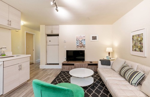 Lower Pacific Heights Apartment | Charming Garden Unit In Beautiful Pacific Heights. Flat Walk To The City's Best