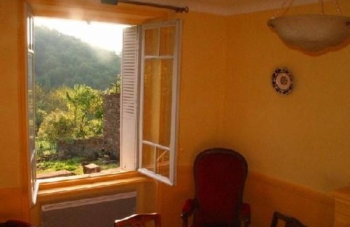 Arlet Cottage | Charming gite for up to 12 people in the heart of the Allier valley
