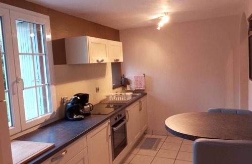 Magne House | Charming gîte * in the heart of the market town of Magné