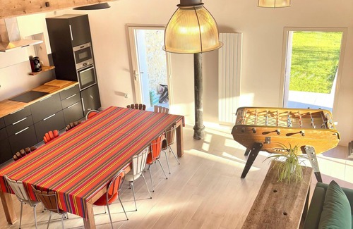 Paray-Douaville House | Charming gîte with swimming pool for a friendly, relaxing stay!