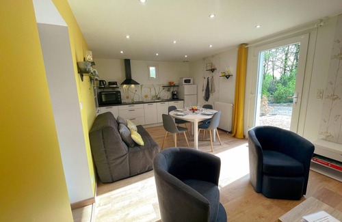 Poce-sur-Cisse Cottage | Charming Gîte with Private Garden, Close to Amboise, Perfect for Relaxation and Exploration