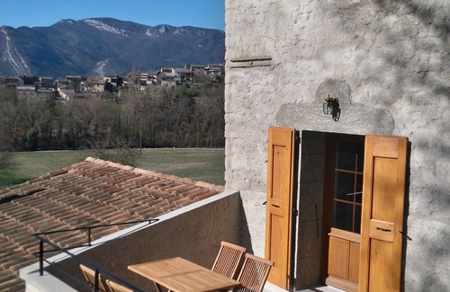Drome House | Charming gîte with swimming pool in a house full of character