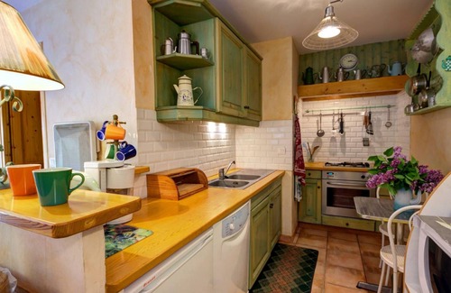 Marols Cottage | Charming Gîte with Private Yard, Fireplace, and Modern Amenities