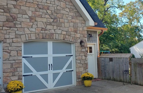 Belknap House | Charming Highlands Carriage House 2 beds/2bath nNO POOL