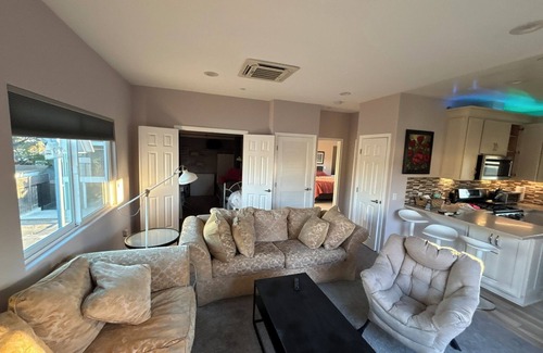 Golden Hill House | Charming Hilltop 2-bedroom townhome with WiFi, Parking in fabulous San Diego