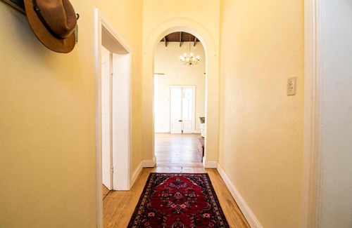 Graaff-Reinet Apartment | Charming Historical Cottage