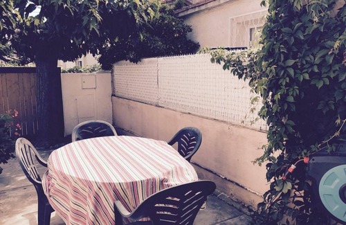 La Jetee House | Charming house 100 m from the beach, place with free parking