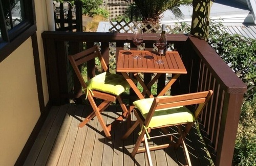 Lake Okareka Apartment | Charming Holiday Hideaway near the Lake