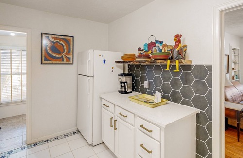 Cherrywood House | Charming home near downtown Austin with grill, streaming, washer/dryer, & AC