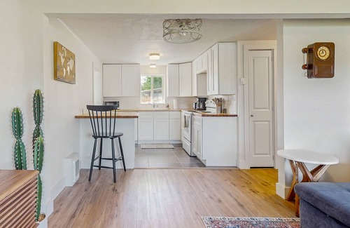 Brewster Cottage | Charming Home Near the Banks of the Columbia River in Scenic Brewster