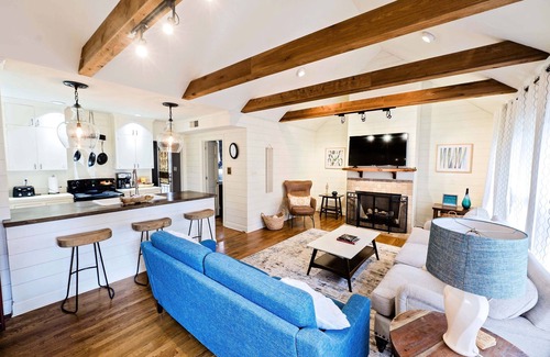 University District House | Charming Home on Quiet Street- Near U of M - Fully Fenced Yard- Separate office