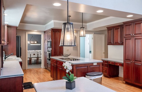 Eugene House | Charming home with pet-friendly garden space and new hot tub!