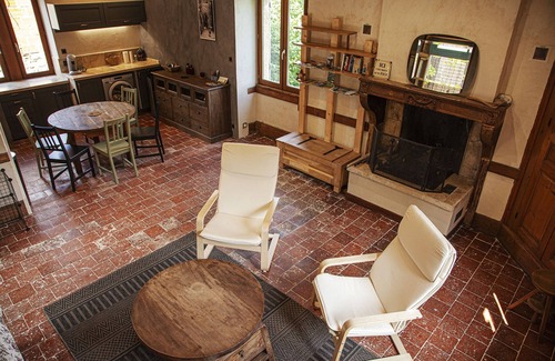Pressy-sous-Dondin House | Charming house with Jacuzzi