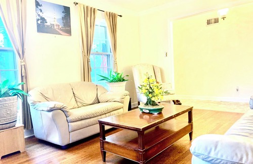 Germantown House | Charming House 2br-2ba-4beds-Long Stay