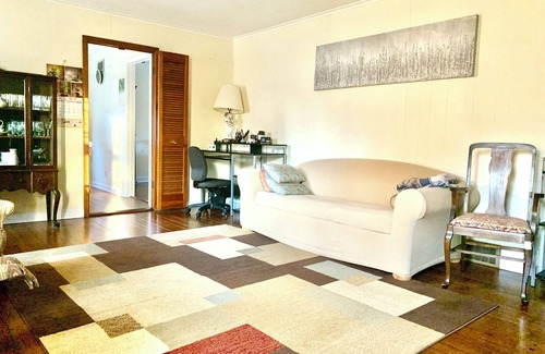 Germantown House | Charming House 2br-2ba-4beds-Long Stay