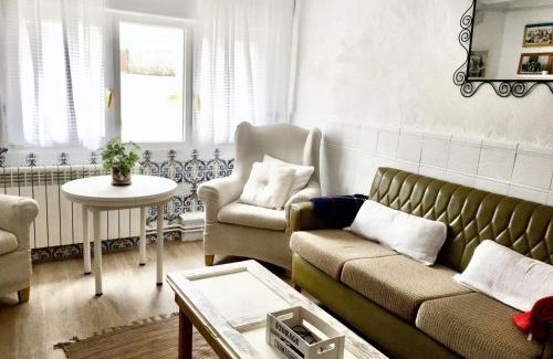 El Poyo del Cid House | Charming House in El Poyo del Cid with Garden and Terrace