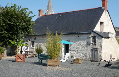 Neuille Cottage | Charming house on the outskirts of the village in an old farmhouse