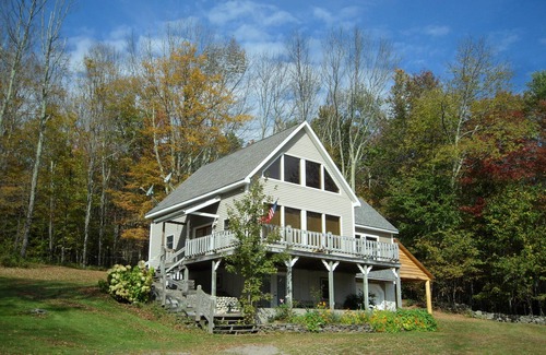 Roscoe House | Charming House Secluded in a 60-Acre Parcel with View