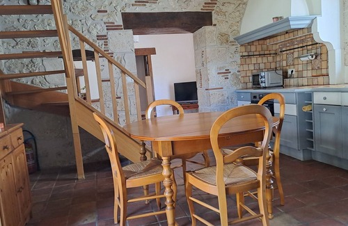 Castella Cottage | Charming house with dovecote, swimming pool and garden.