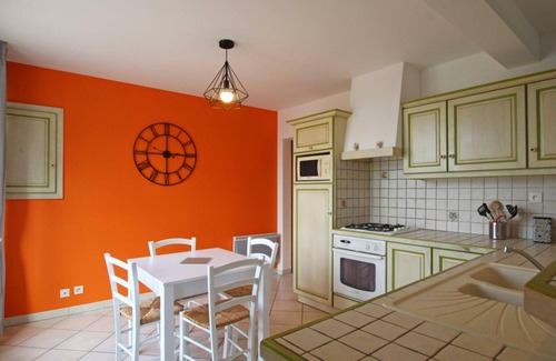 Ravenoville Cottage | Charming House with Terrace, BBQ & Parking Near Historic Sites