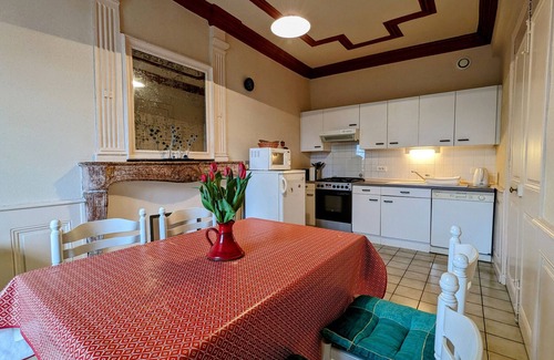 Yssingeaux Cottage | Charming House with Terrace, Enclosed Yard, WiFi, Near Leisure Activities, Sleeps 6