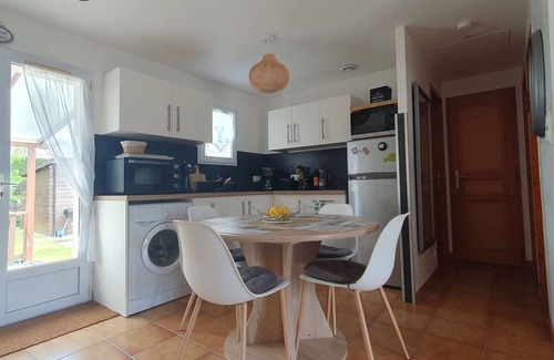 Grues House | Charming House with Garden, Near Beach & Town, Pet-Friendly