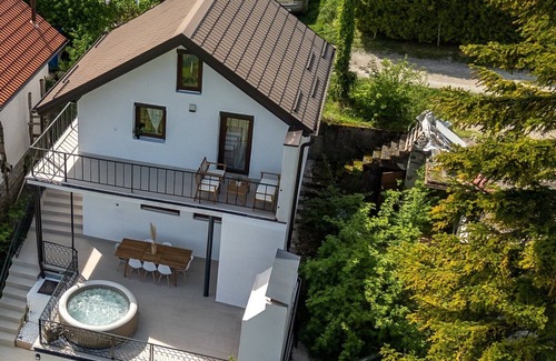Breznik Plesivicki House | Charming house with jacuzzi and beautiful view in tranquil Vlaškovec