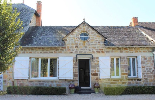Pazayac Cottage | Charming House with Pool, Garden and Modern Amenities, Near Historic Sites