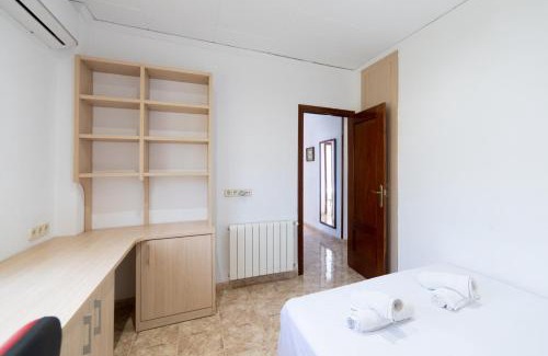 Catadau Villa | Charming house with private tennis court and pool