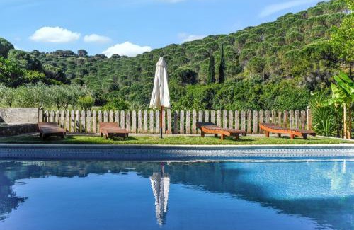 Sao Joao Batista House | Charming House with Shared Pool in Porto de Mós.