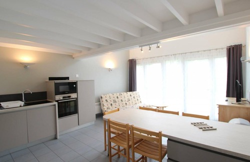 Biville Cottage | Charming Independent House with Terrace, Near Beach and GR223, Pet-Friendly, Full Amenities