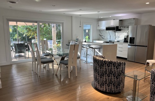 Sanibel House | Charming Island Cottage – Fully Restored & Steps from the Beach