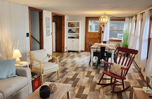 Coldwater Cottage | Charming Lakefront Cottage on Coldwater Lake