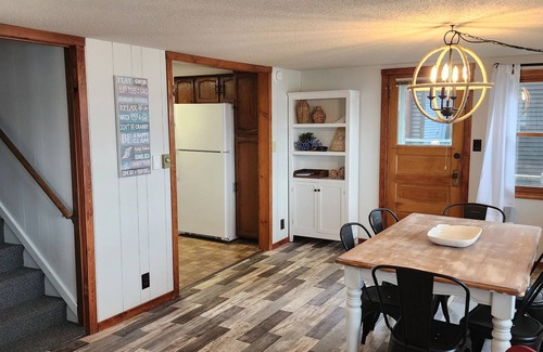 Coldwater Cottage | Charming Lakefront Cottage on Coldwater Lake
