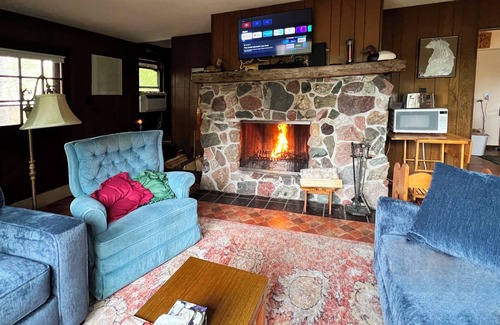 Ely Cabin | Charming Lakeside Cabin on Bear Island Lake W/Dock, WiFi, Firepit & Much More!
