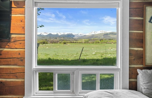 Snowmass Village House | Charming log house in Snowmass with all the amenities.