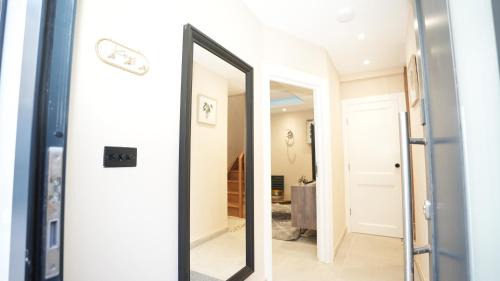 Harlesden House | Charming London House - Sleeps 5 & Outdoor Space