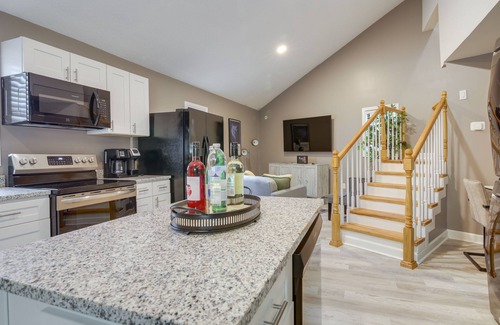 University District Apartment | Charming Memphis Apartment: Remote-work Friendly!
