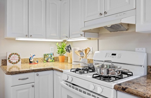 Midtown Sacramento Apartment | Charming Midtown Home w/King Bed, Private Parking, near Sutter Medical