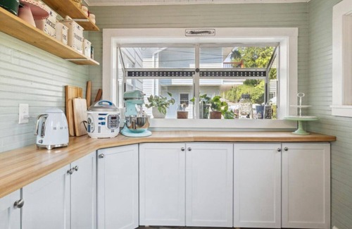 Mishawaka House | Charming Mishawaka Gem